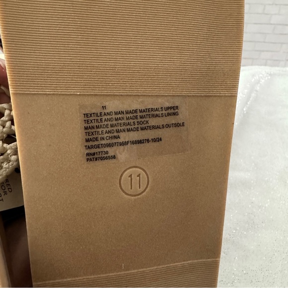 UNIVERSAL THREAD Off White Kylie Buckle Sandals - Picture 8 of 9